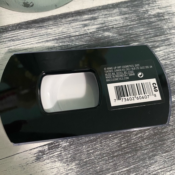 MAC Cosmetics 84 Goddess Lashes - Picture 4 of 4